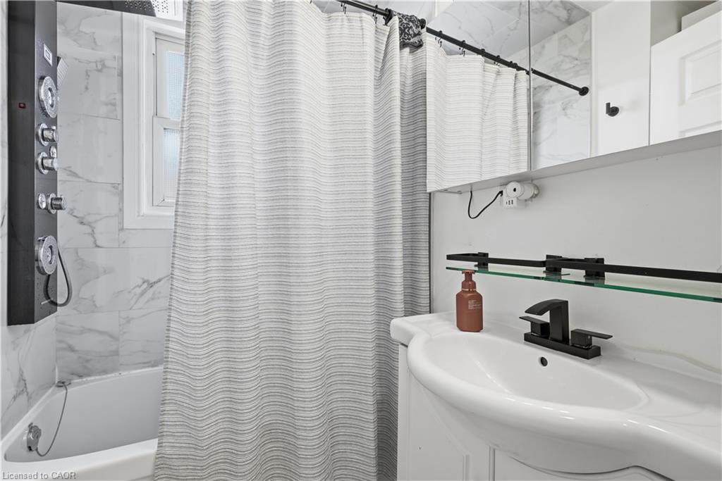 1494 Main Street E Property Photo 22