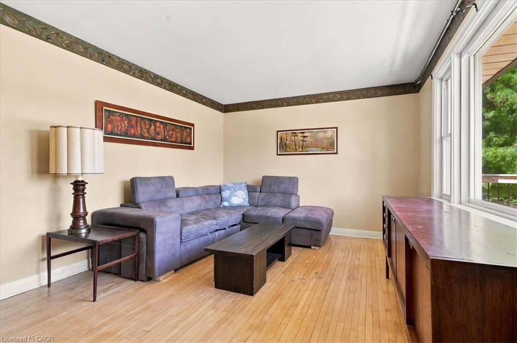 327 Highland Road E Property Photo 8