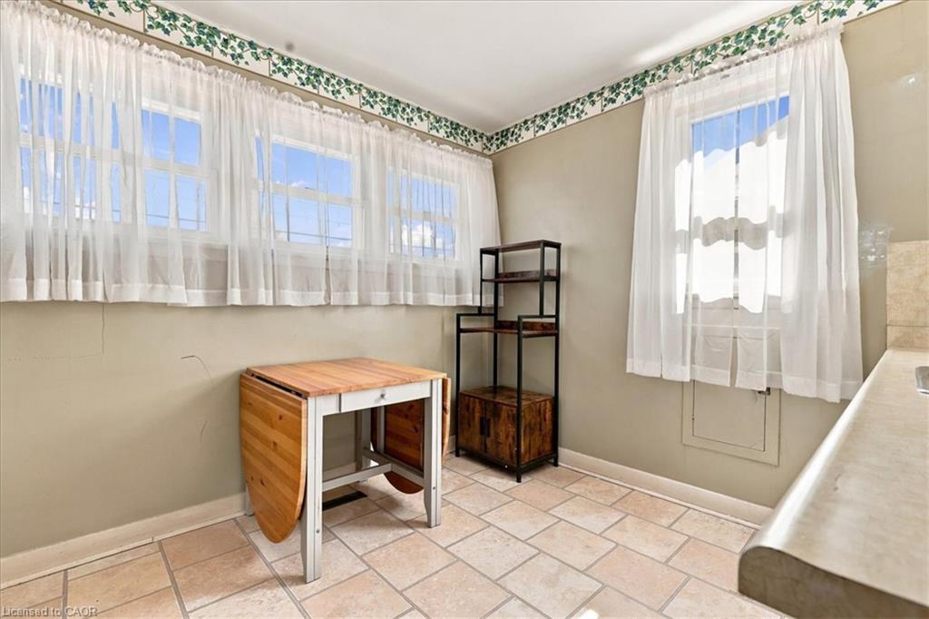 327 Highland Road E Property Photo 10
