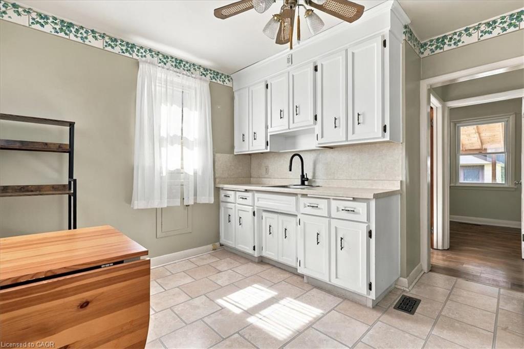 327 Highland Road E Property Photo 11