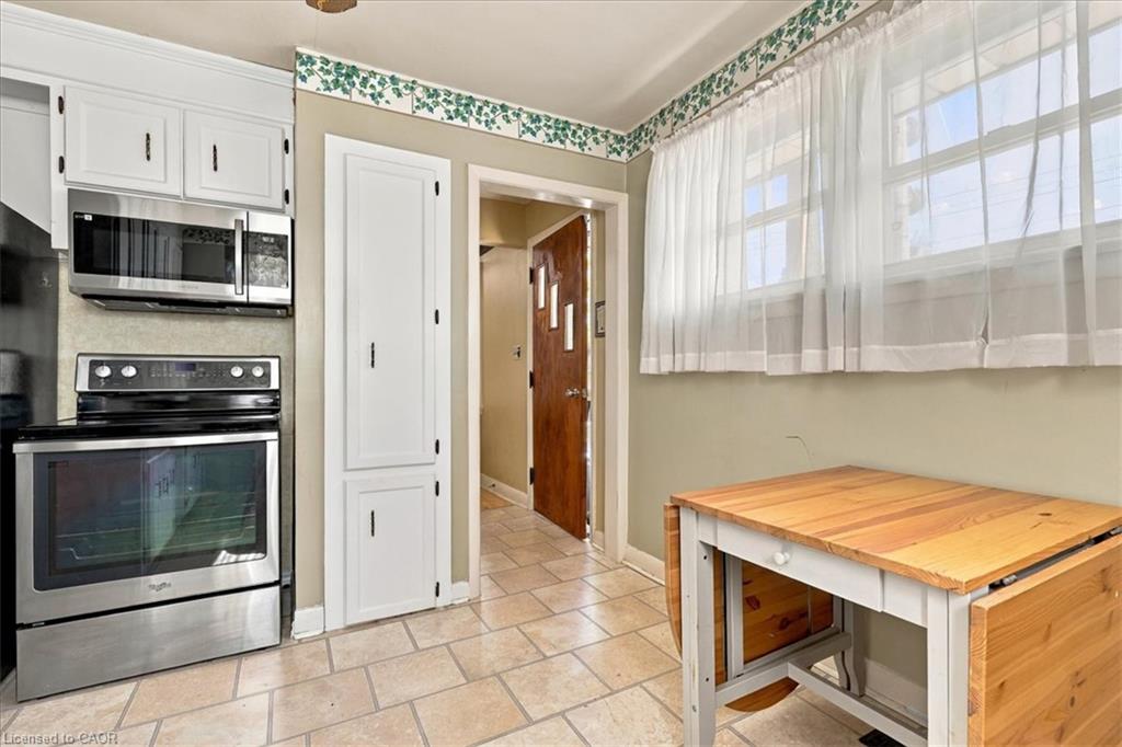327 Highland Road E Property Photo 13