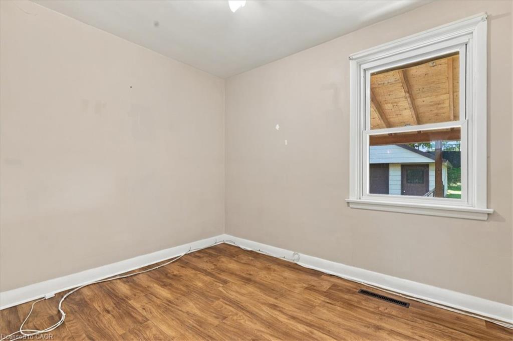 327 Highland Road E Property Photo 15