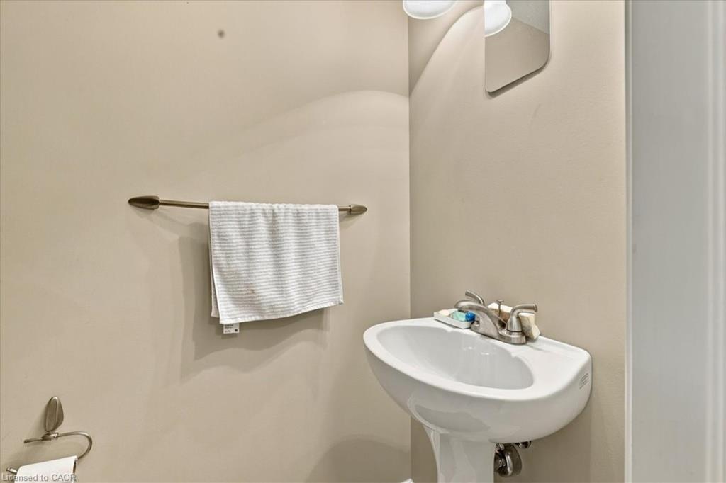 327 Highland Road E Property Photo 26