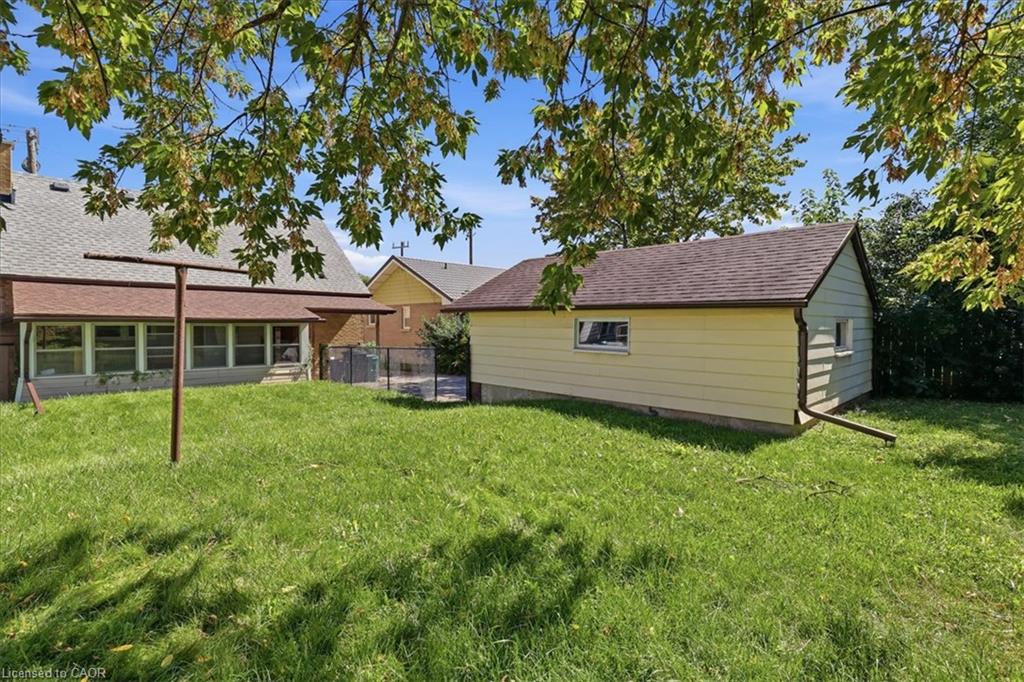 327 Highland Road E Property Photo 38