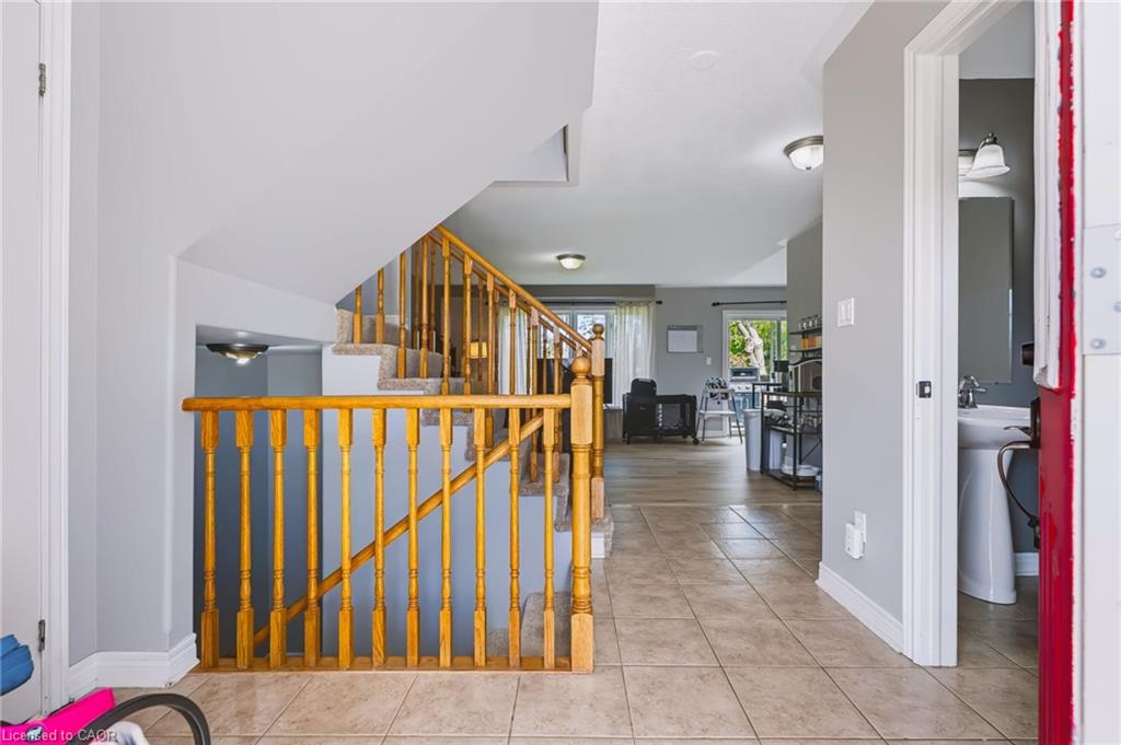 24 Fallingbrook Crescent Property Photo 4