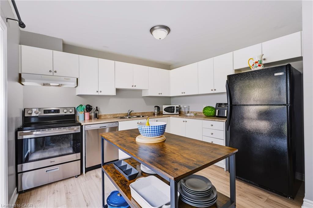 24 Fallingbrook Crescent Property Photo 16