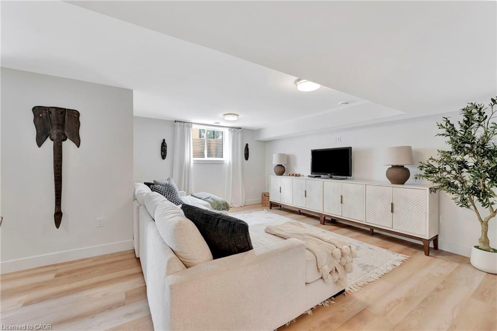 10 Macneil Court Property Photo 28