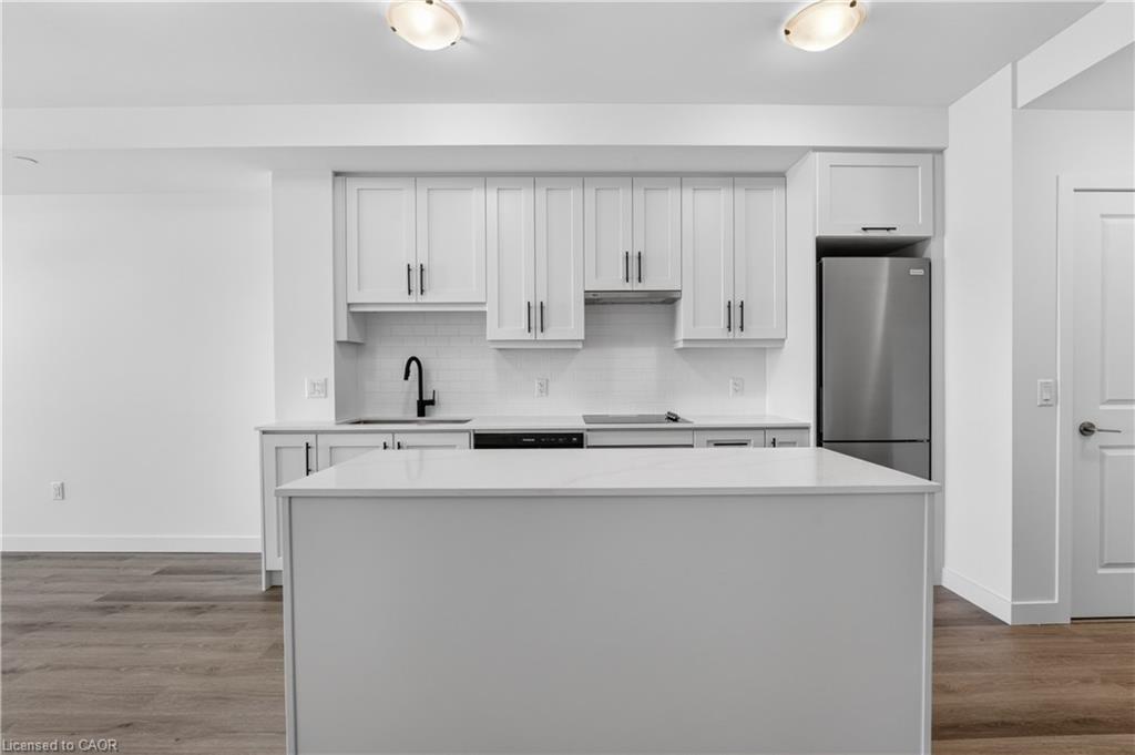 703-461 Green Road Property Photo 6