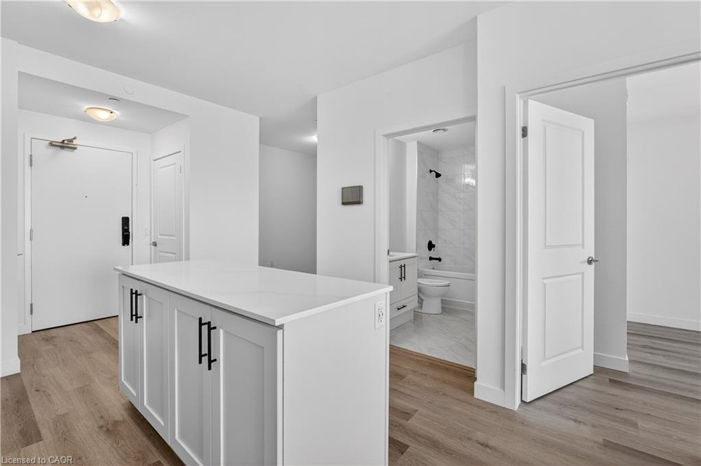 703-461 Green Road Property Photo 10