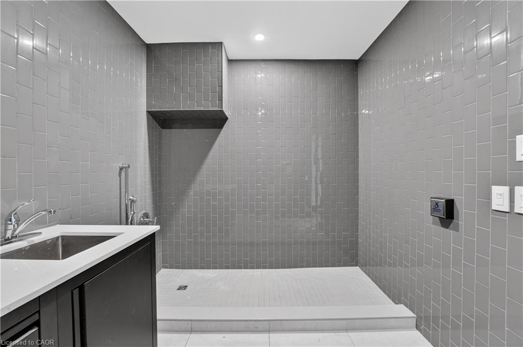 703-461 Green Road Property Photo 32
