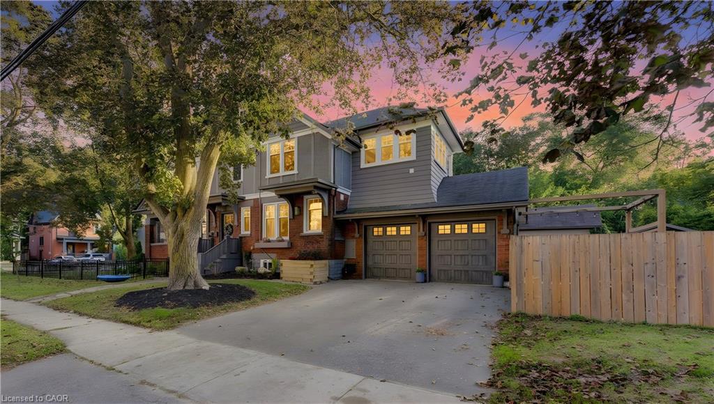 64 William Street W Property Photo 2