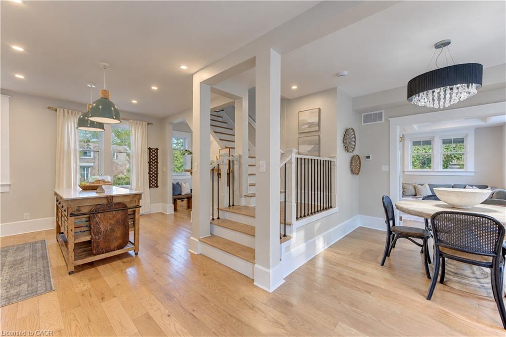 64 William Street W Property Photo 13