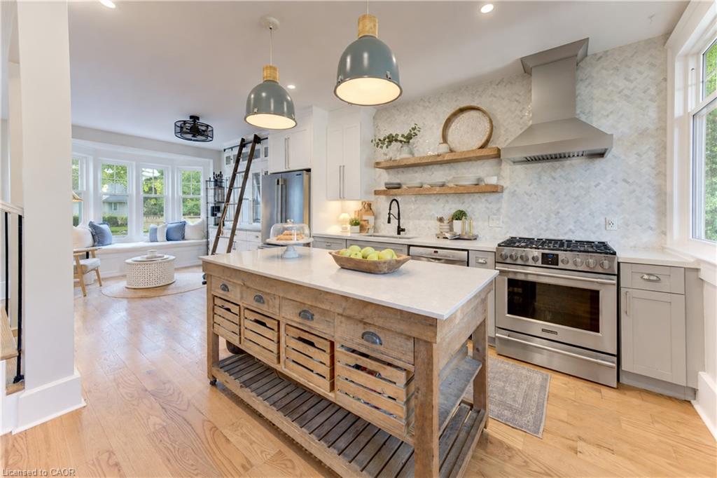 64 William Street W Property Photo 20