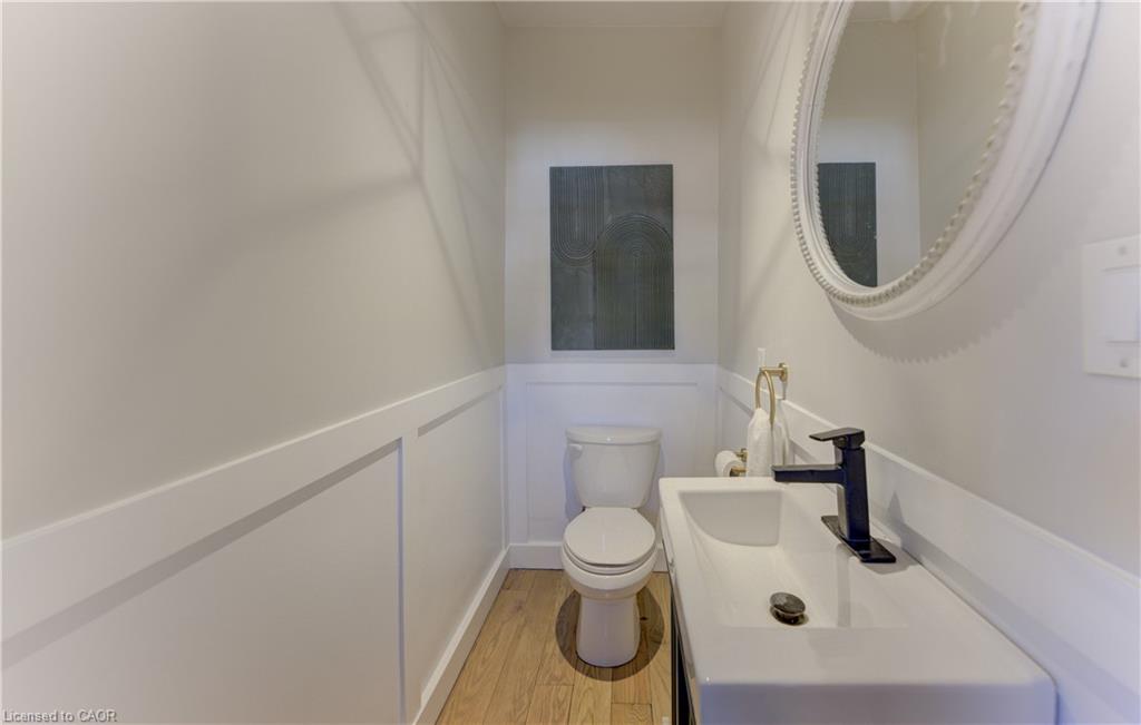 64 William Street W Property Photo 21