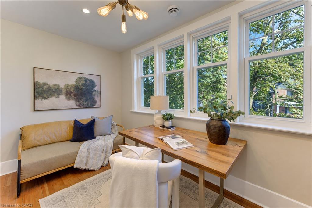 64 William Street W Property Photo 23