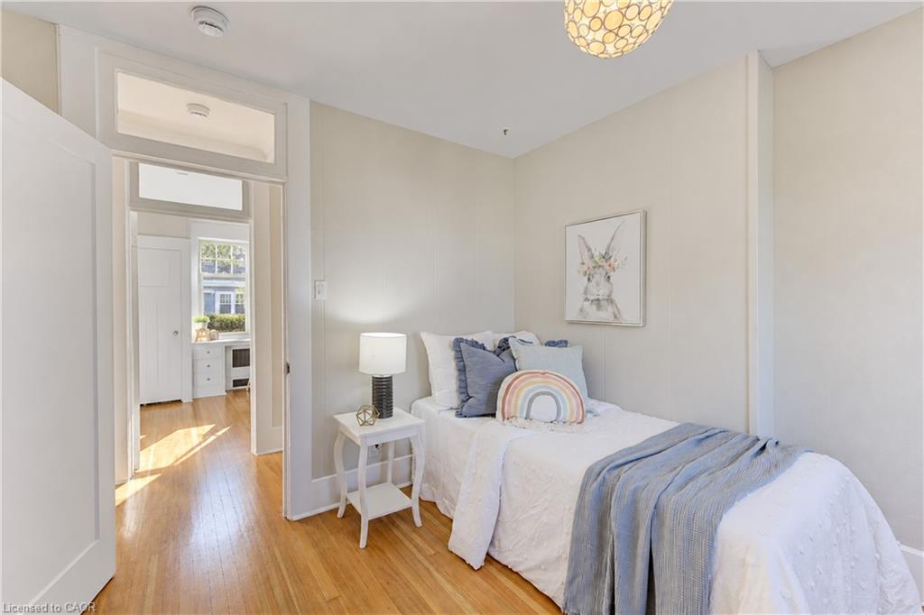 64 William Street W Property Photo 28