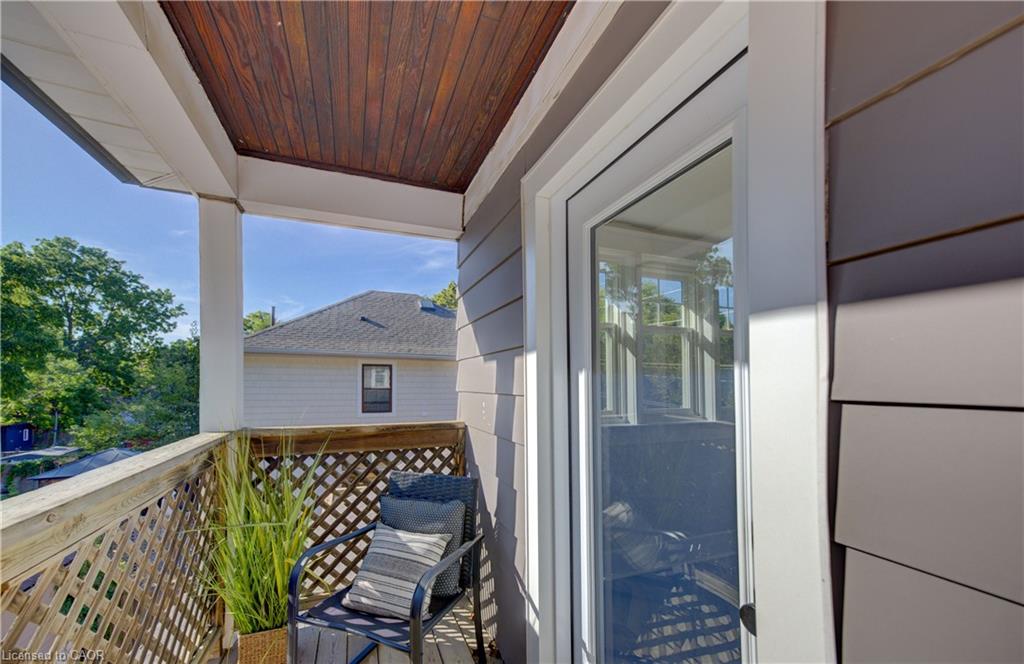 64 William Street W Property Photo 32