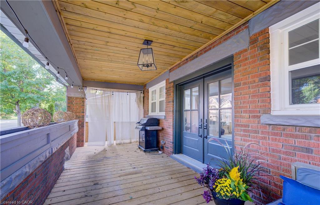 64 William Street W Property Photo 45