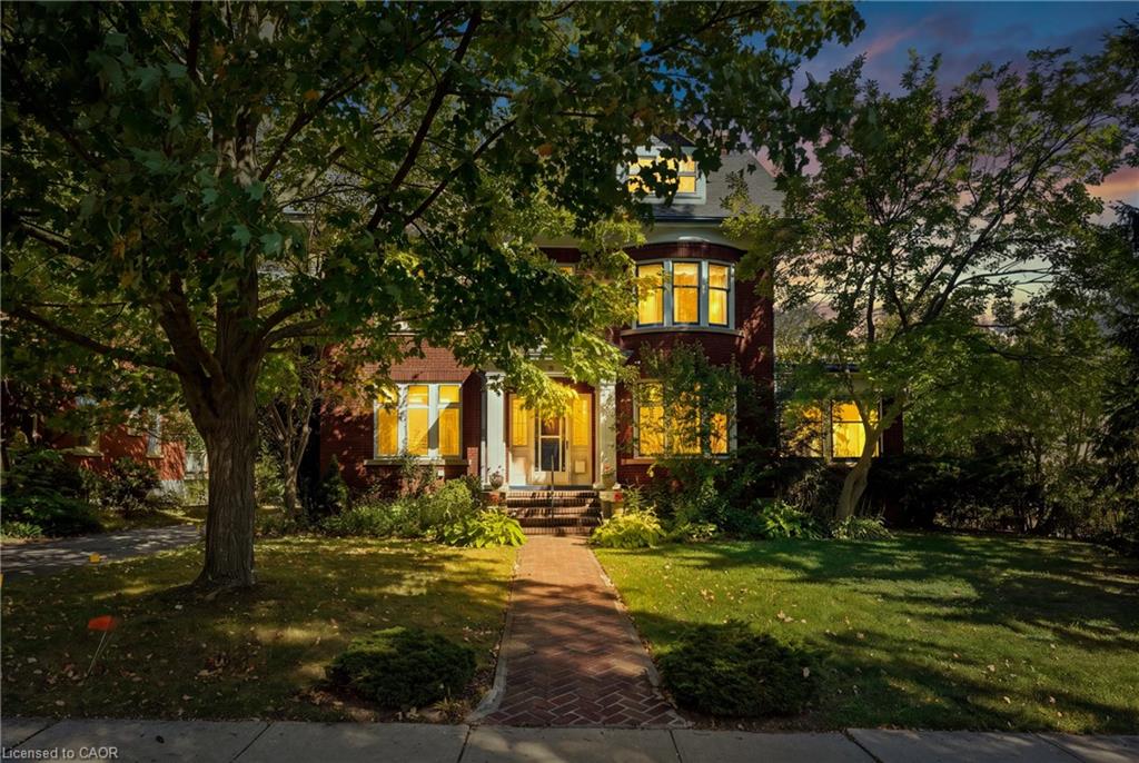 32 Wentworth Avenue Property Photo 4