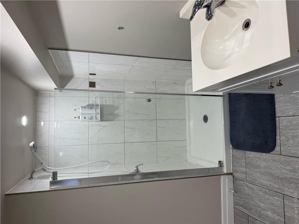 2-56 Siebert Avenue Property Photo 7