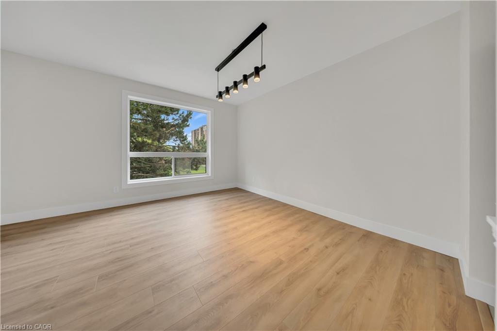 21-3085 Kingsway Drive Property Photo 12