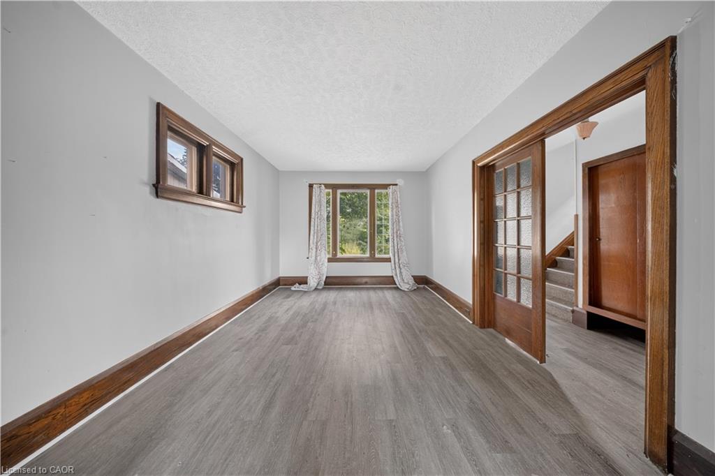 145 Albert Street W Property Photo 8