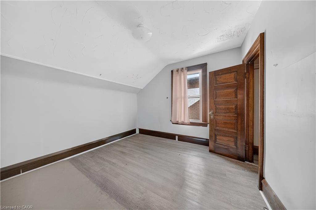 145 Albert Street W Property Photo 15