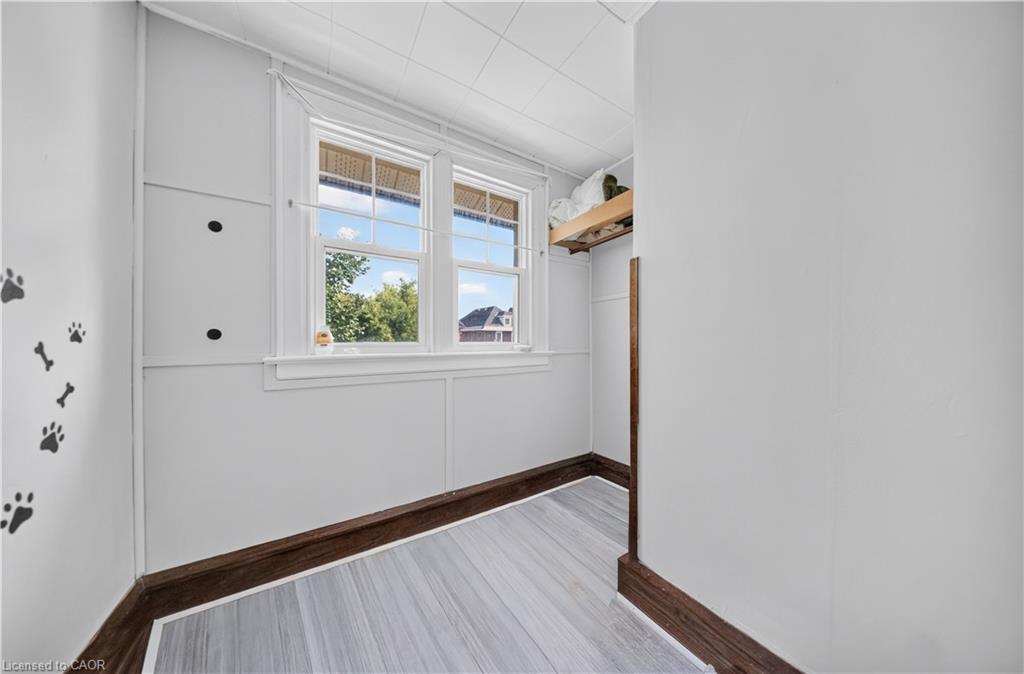 145 Albert Street W Property Photo 18