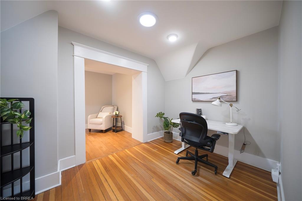 48 Lincoln Avenue Property Photo 17
