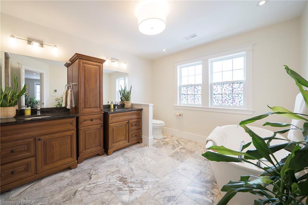 48 Lincoln Avenue Property Photo 22