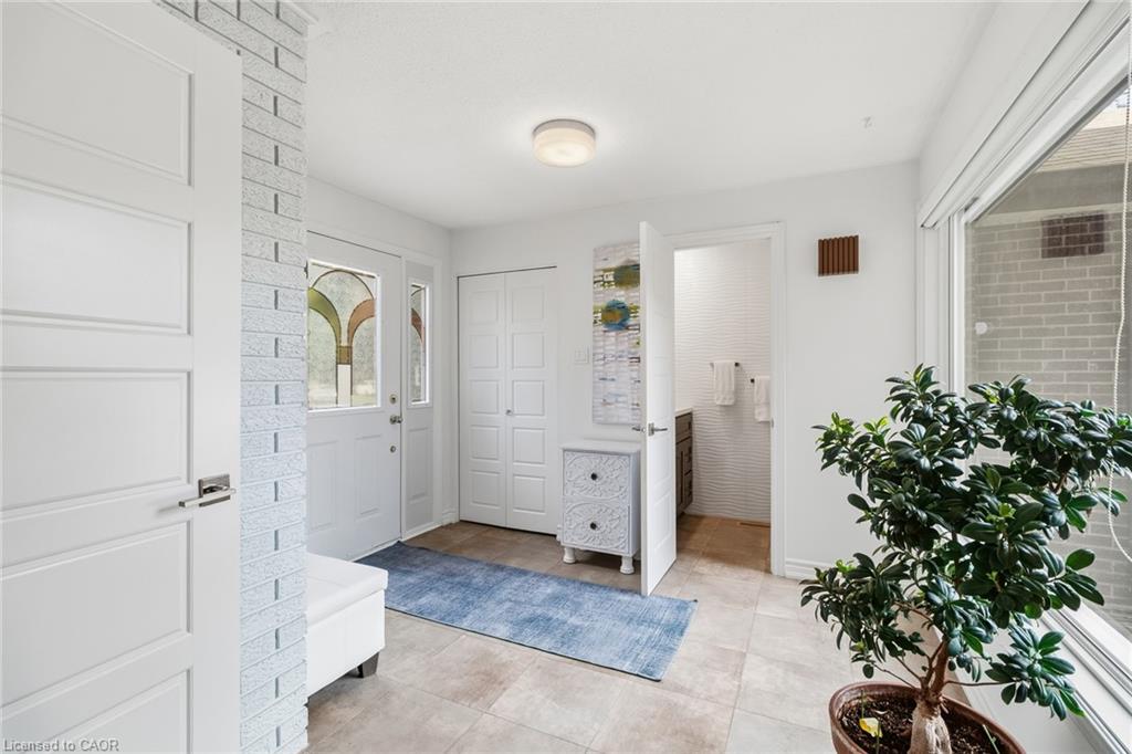 7034 Estoril Road Property Photo 3