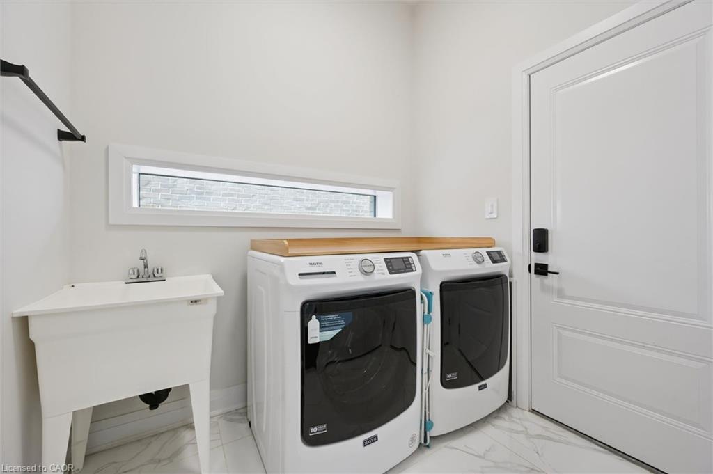 552 Nathalie Crescent Property Photo 20