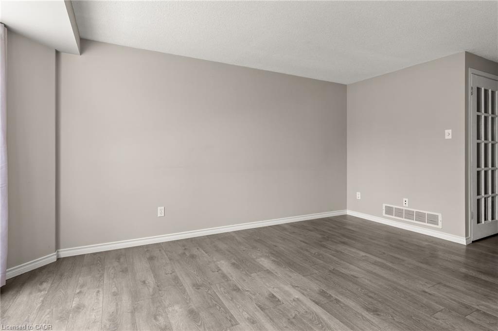 108 Tait Crescent Property Photo 11