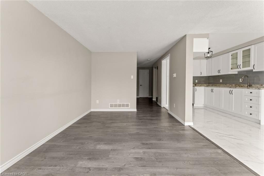 108 Tait Crescent Property Photo 12