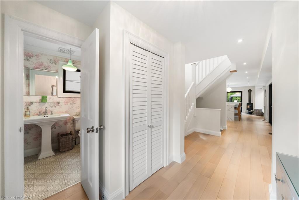 423 Smith Avenue Property Photo 3