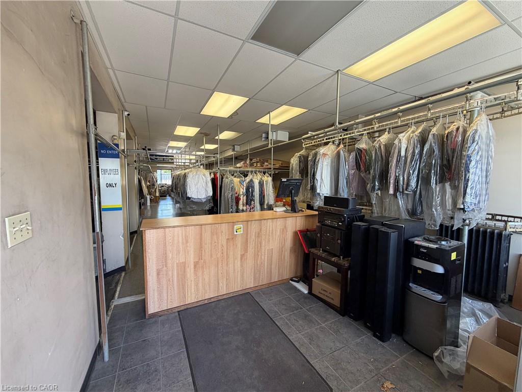 246-248 Ottawa Street N Property Photo 2