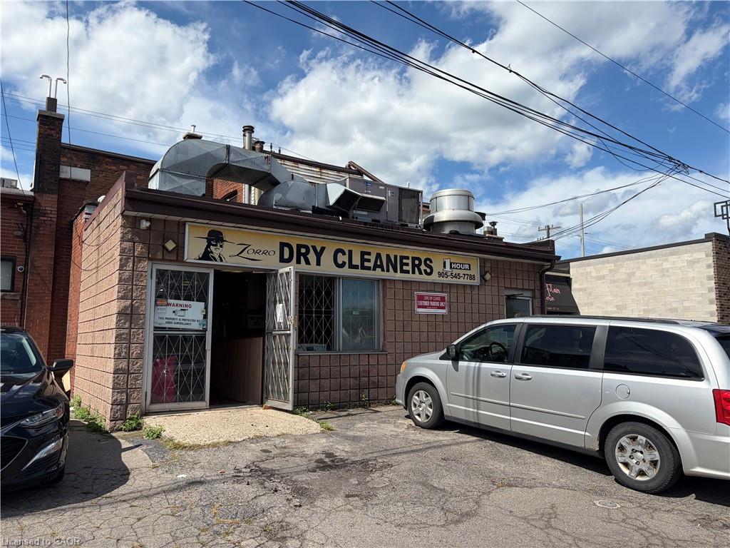 246-248 Ottawa Street N Property Photo 13