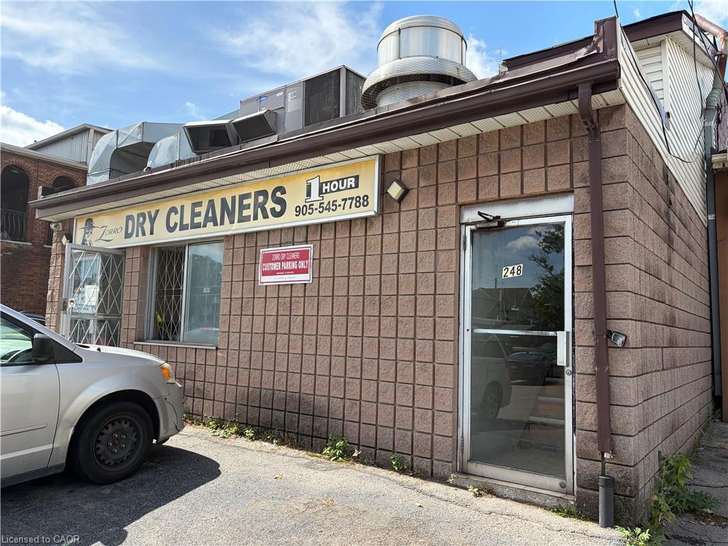 246-248 Ottawa Street N Property Photo 14