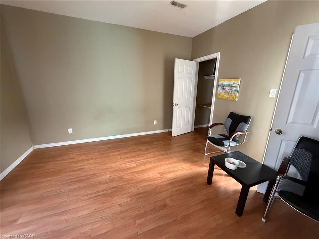 246-248 Ottawa Street N Property Photo 26