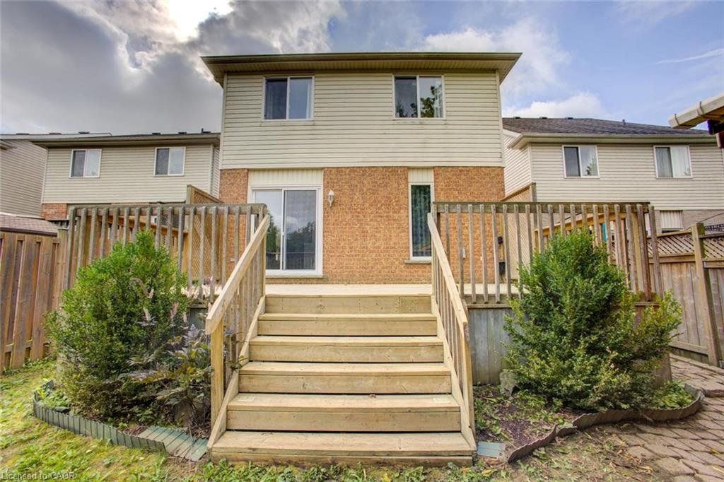 11 Kroeger Crescent Property Photo 6