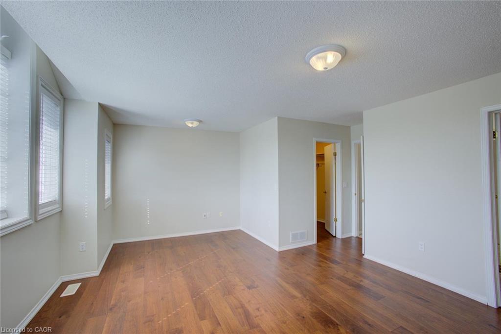 11 Kroeger Crescent Property Photo 32