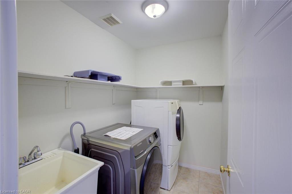11 Kroeger Crescent Property Photo 40