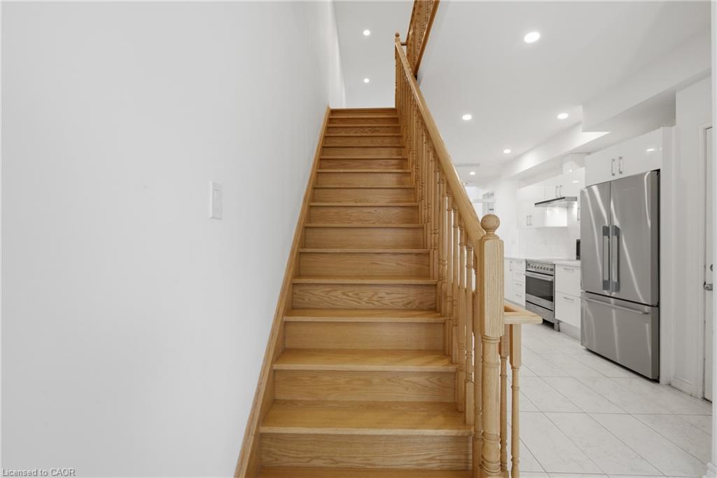 12 George Manor Property Photo 18