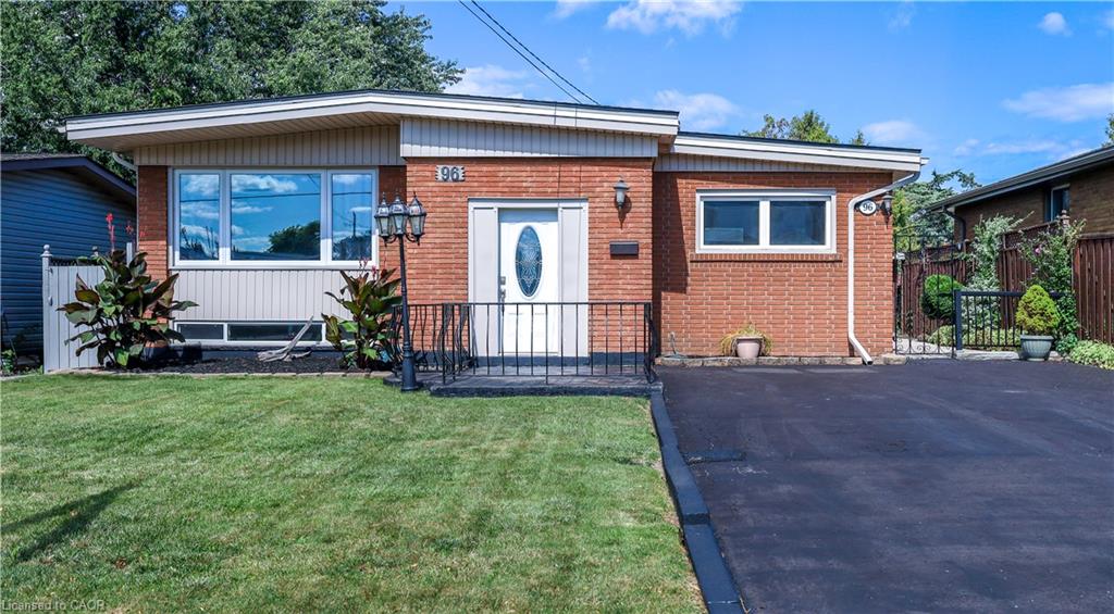 96 Fielding Crescent