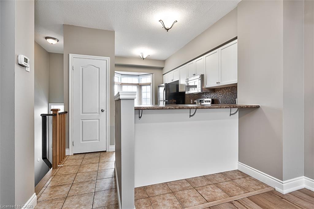 5-5080 Fairview Street Property Photo 8