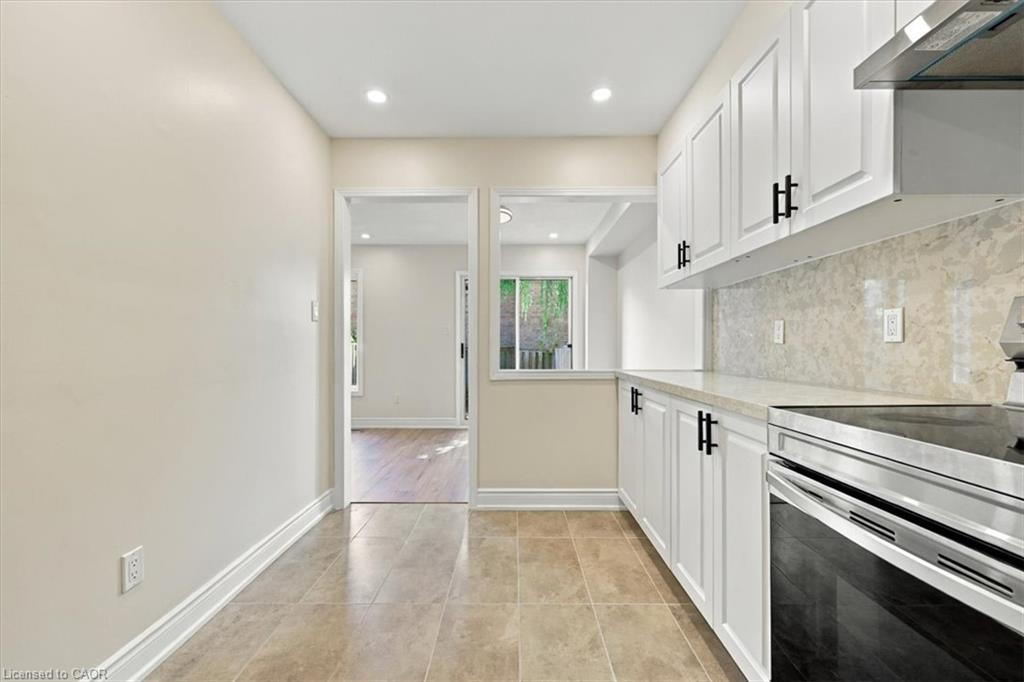 1194 Treetop Terrace Property Photo 11