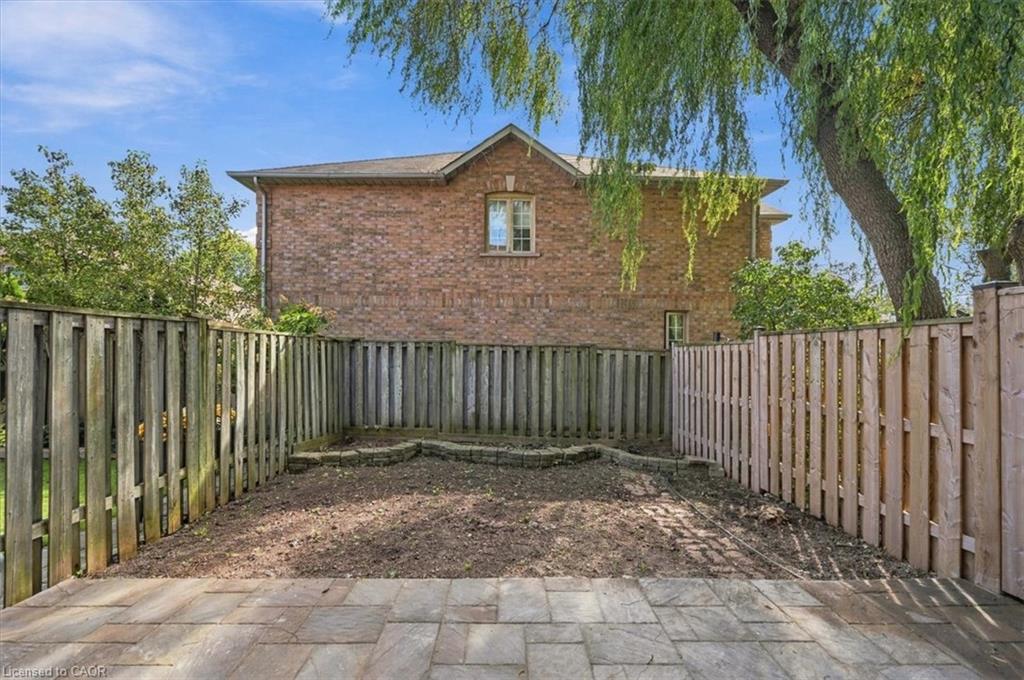 1194 Treetop Terrace Property Photo 26