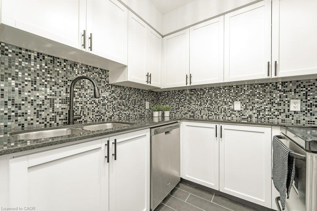 701-1103 Leslie Street Property Photo 11