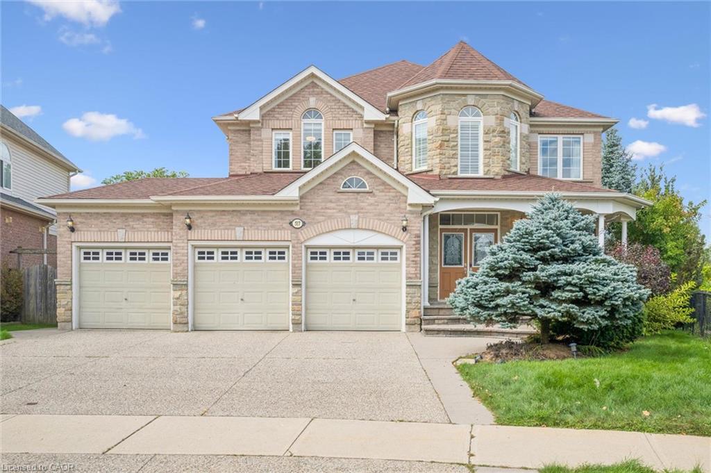 517 Topper Woods Crescent Property Photo 1