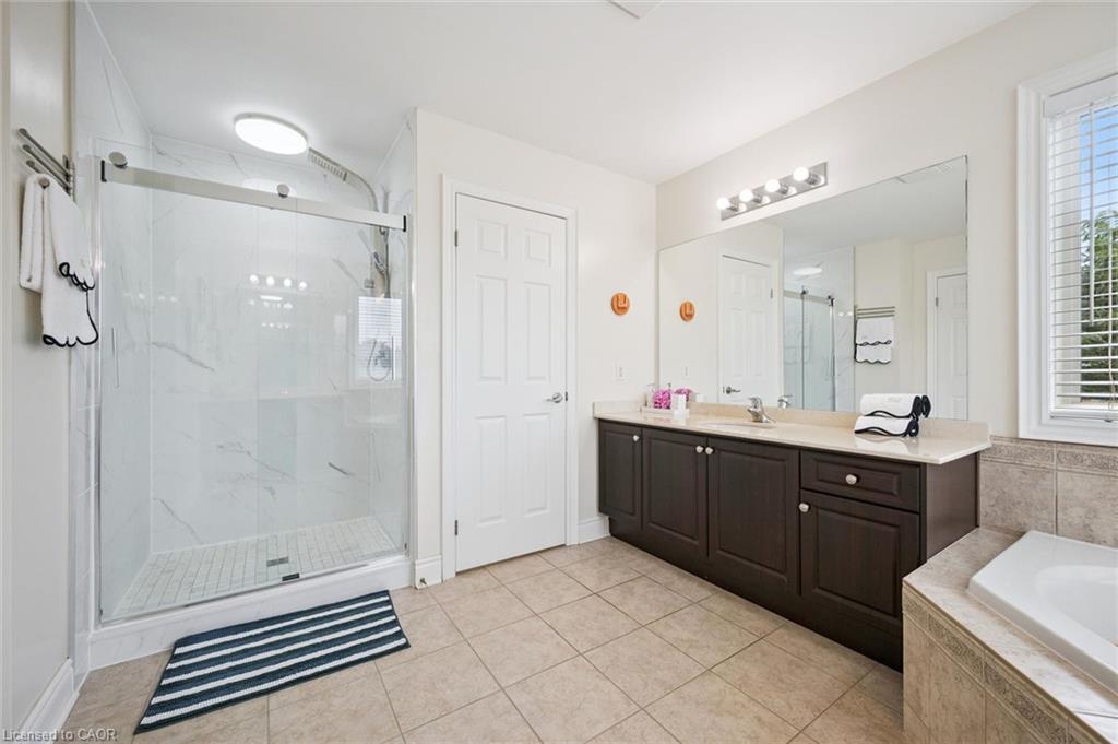 517 Topper Woods Crescent Property Photo 26